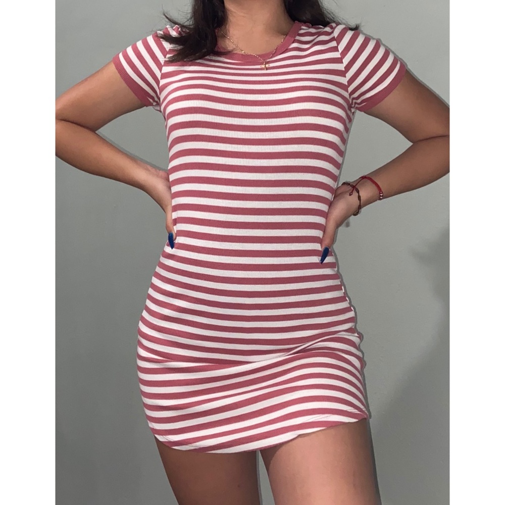 T-Shirt Burgundy&White Dress